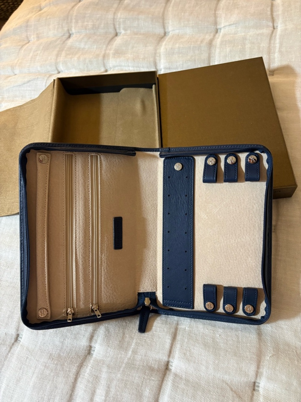 Leatherology - Jewelry Travel Case in Navy and Beige